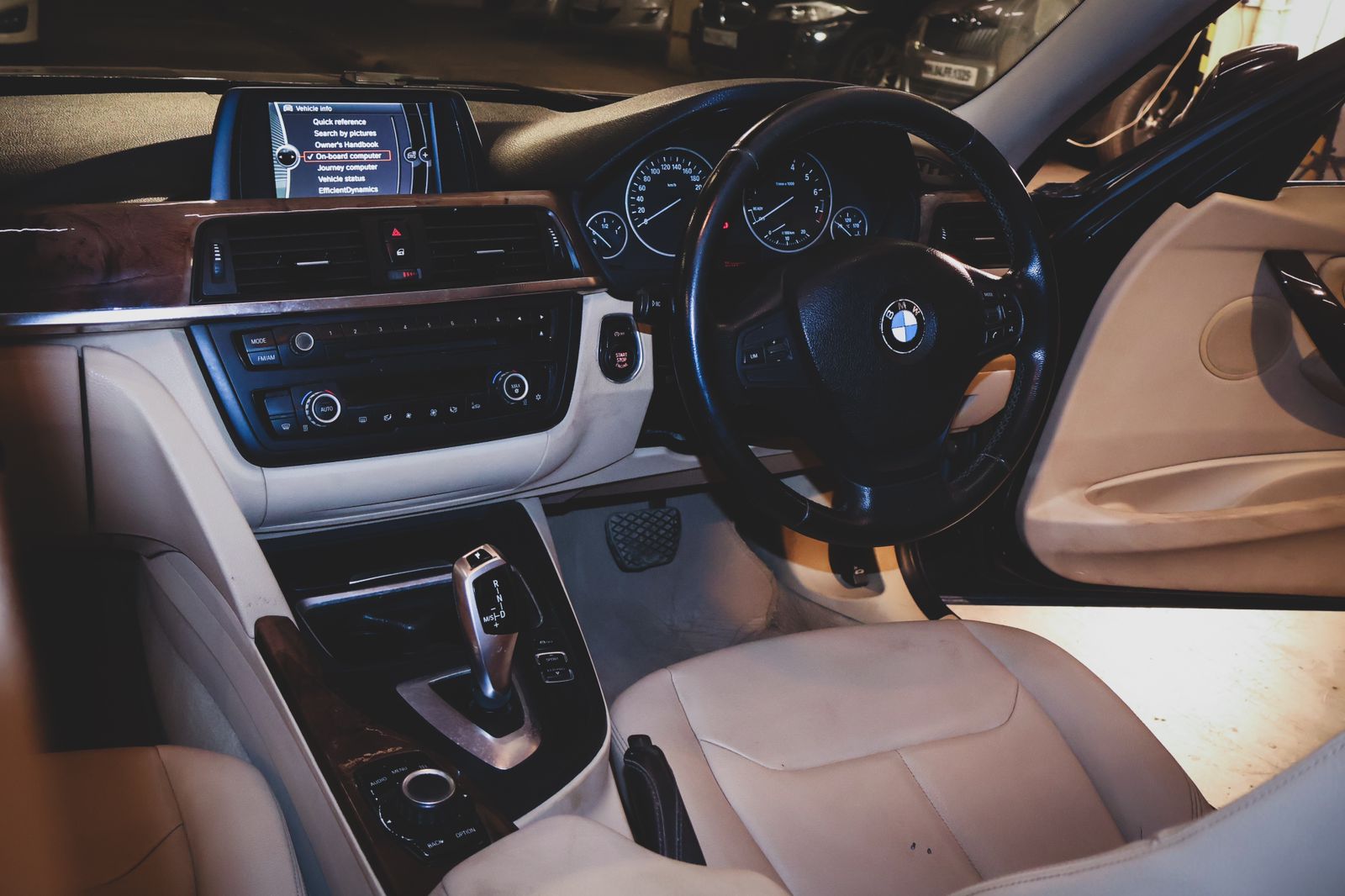 BMW 320i