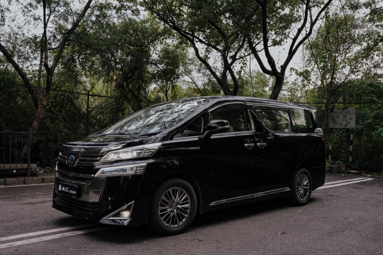 Toyota Vellfire Executive Lounge